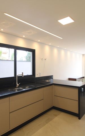 Casa de condomínio para alugar com 460m², 4 quartos e 4 vagasCozinha