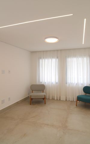 Casa de condomínio para alugar com 460m², 4 quartos e 4 vagasSala