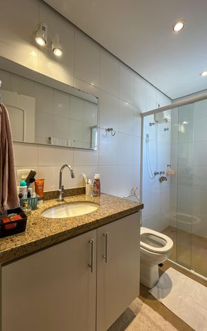 Casa à venda com 195m², 4 quartos e 2 vagas Casa à venda com 195m², 4 quartos e 2 vagasBanheiro Corredor