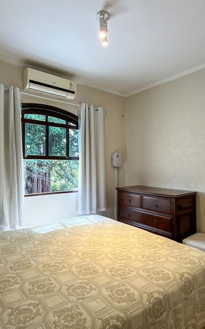 Casa à venda com 195m², 4 quartos e 2 vagas Casa à venda com 195m², 4 quartos e 2 vagasSuíte