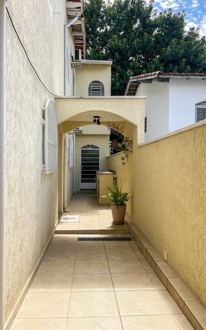 Casa à venda com 195m², 4 quartos e 2 vagas Casa à venda com 195m², 4 quartos e 2 vagasQuintal