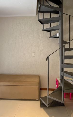 Casa à venda com 195m², 4 quartos e 2 vagas Casa à venda com 195m², 4 quartos e 2 vagasSala da edícula