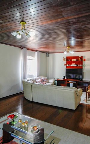 Casa para alugar com 390m², 4 quartos e 4 vagasSala
