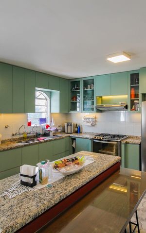 Casa para alugar com 390m², 4 quartos e 4 vagasCozinha