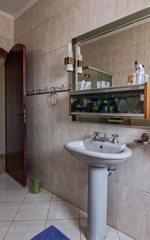 Casa para alugar com 390m², 4 quartos e 4 vagasBanheiro 4