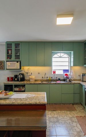 Casa para alugar com 390m², 4 quartos e 4 vagasCozinha
