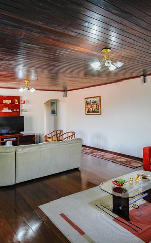 Casa para alugar com 390m², 4 quartos e 4 vagasSala