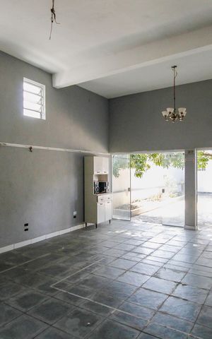 Casa para alugar com 390m², 4 quartos e 4 vagasSalão 1