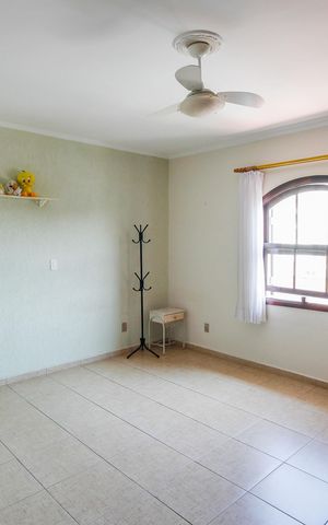 Casa para alugar com 390m², 4 quartos e 4 vagasQuarto 2