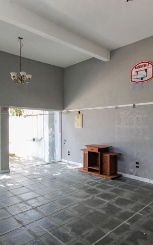 Casa para alugar com 390m², 4 quartos e 4 vagasSalão 1