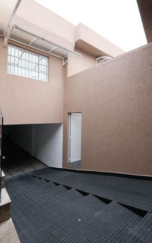 Casa à venda com 300m², 2 quartos e 2 vagasGaragem