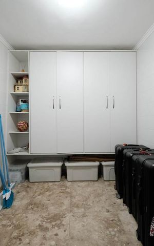 Casa à venda com 300m², 2 quartos e 2 vagasDespensa