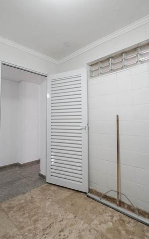 Casa à venda com 300m², 2 quartos e 2 vagasDespensa