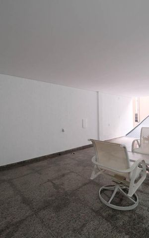 Casa à venda com 300m², 2 quartos e 2 vagasGaragem