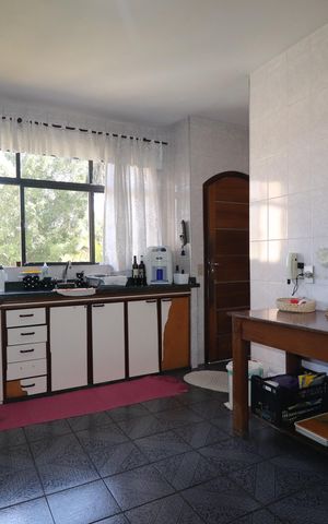 Casa à venda com 320m², 3 quartos e 7 vagasCozinha