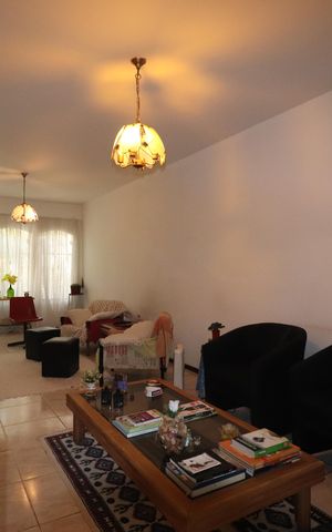 Casa à venda com 320m², 3 quartos e 7 vagasSala