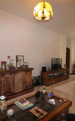 Casa à venda com 320m², 3 quartos e 7 vagasSala