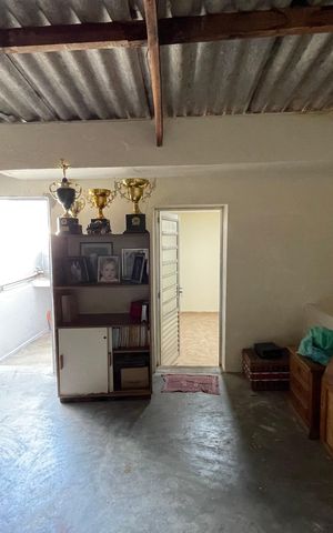 Casa à venda com 210m², 3 quartos e 2 vagas Casa à venda com 210m², 3 quartos e 2 vagasQuarto de Serviço