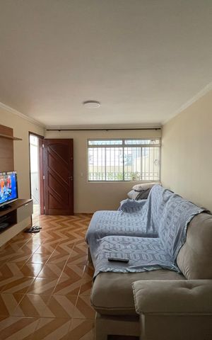 Casa à venda com 210m², 3 quartos e 2 vagas Casa à venda com 210m², 3 quartos e 2 vagasSala