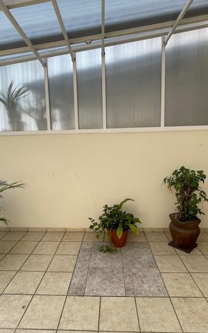 Casa à venda com 210m², 3 quartos e 2 vagas Casa à venda com 210m², 3 quartos e 2 vagasVaranda