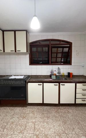 Casa à venda com 210m², 3 quartos e 2 vagas Casa à venda com 210m², 3 quartos e 2 vagasCozinha