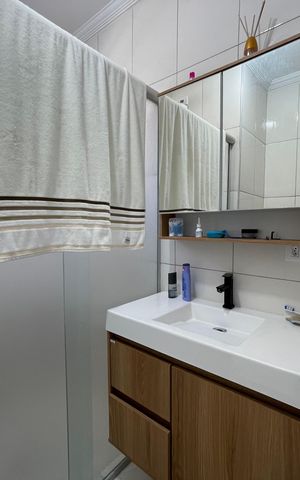 Casa à venda com 210m², 3 quartos e 2 vagas Casa à venda com 210m², 3 quartos e 2 vagasBanheiro