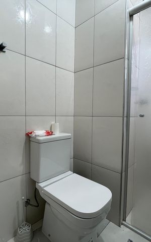 Casa à venda com 210m², 3 quartos e 2 vagas Casa à venda com 210m², 3 quartos e 2 vagasBanheiro