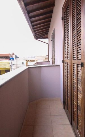 Casa à venda com 218m², 3 quartos e 5 vagas Casa à venda com 218m², 3 quartos e 5 vagasSacada Suíte