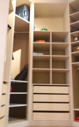 Casa de condomínio à venda com 364m², 3 quartos e 2 vagasSuíte 1 - Closet
