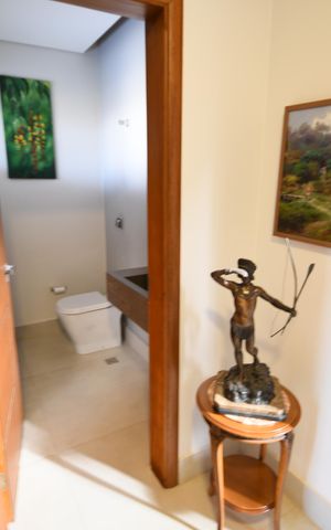 Casa de condomínio à venda com 364m², 3 quartos e 2 vagasLavabo