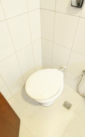 Casa de condomínio à venda com 364m², 3 quartos e 2 vagasBanheiro de serviço
