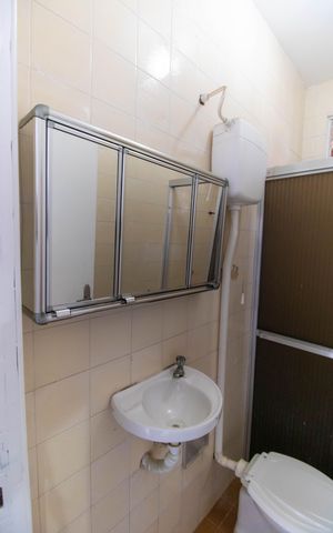 Casa de condomínio para alugar com 120m², 3 quartos e 2 vagas Casa de condomínio para alugar com 120m², 3 quartos e 2 vagasBanheiro de serviço