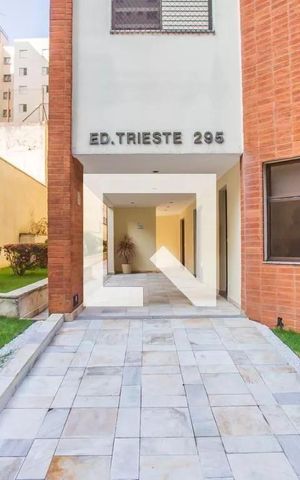 Apartamento à venda com 200m², 2 quartos e 2 vagas Apartamento à venda com 200m², 2 quartos e 2 vagasEntrada