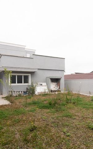 Casa à venda com 400m², 4 quartos e 8 vagas Casa à venda com 400m², 4 quartos e 8 vagasÁrea comum
