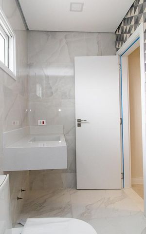 Casa à venda com 400m², 4 quartos e 8 vagas Casa à venda com 400m², 4 quartos e 8 vagasBanheiro da Suíte 2