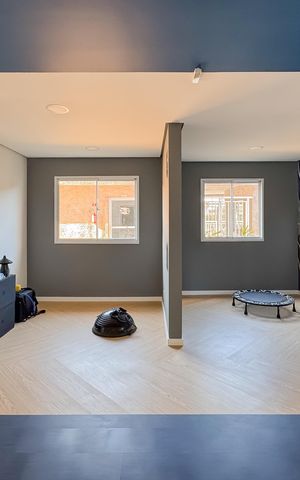 Apartamento à venda com 37m², 2 quartos e 1 vaga Apartamento à venda com 37m², 2 quartos e 1 vagaAcademia