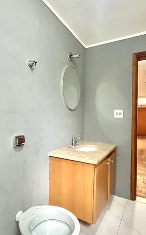 Apartamento à venda com 80m², 2 quartos e sem vaga Apartamento à venda com 80m², 2 quartos e sem vagaBanheiro