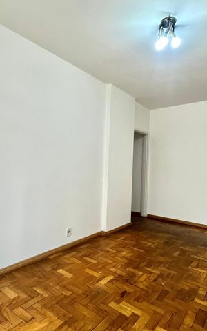 Apartamento à venda com 80m², 2 quartos e sem vaga Apartamento à venda com 80m², 2 quartos e sem vagaSala