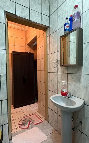 Casa à venda com 302m², 3 quartos e 2 vagas Casa à venda com 302m², 3 quartos e 2 vagasBanheiro 1