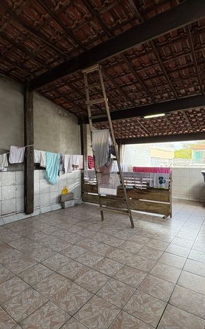Casa à venda com 302m², 3 quartos e 2 vagas Casa à venda com 302m², 3 quartos e 2 vagasÁrea Externa
