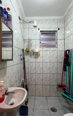 Casa à venda com 302m², 3 quartos e 2 vagas Casa à venda com 302m², 3 quartos e 2 vagasBanheiro 1