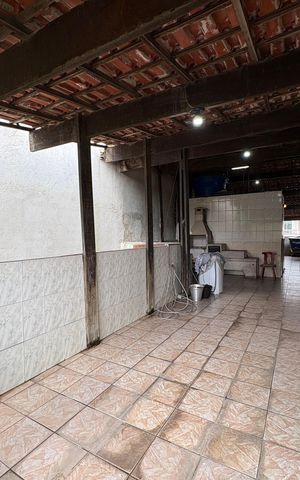 Casa à venda com 302m², 3 quartos e 2 vagas Casa à venda com 302m², 3 quartos e 2 vagasÁrea Externa