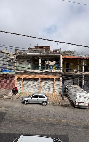 Casa à venda com 302m², 3 quartos e 2 vagas Casa à venda com 302m², 3 quartos e 2 vagasVista da Varanda