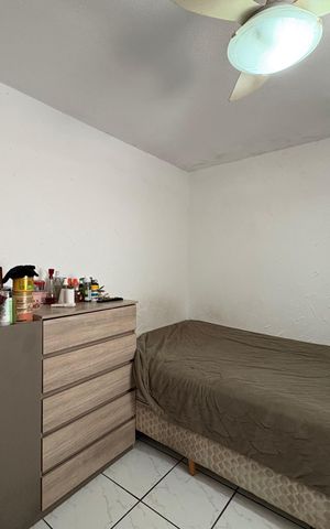 Casa à venda com 302m², 3 quartos e 2 vagas Casa à venda com 302m², 3 quartos e 2 vagasQuarto 1