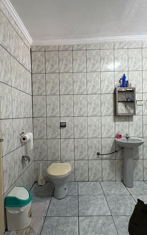 Casa à venda com 302m², 3 quartos e 2 vagas Casa à venda com 302m², 3 quartos e 2 vagasBanheiro da Suíte