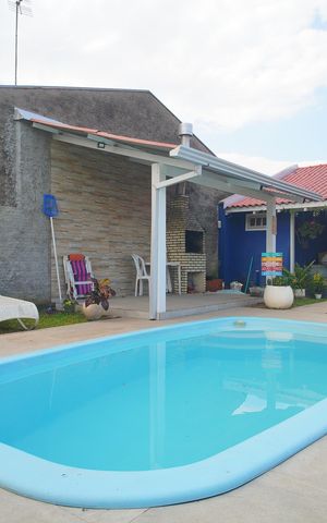 Casa à venda com 430m², 2 quartos e sem vagaÁrea comum - Piscina