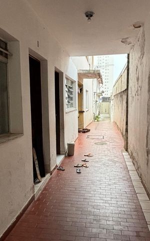 Casa à venda com 308m², 1 quarto e 2 vagas Casa à venda com 308m², 1 quarto e 2 vagasCorredor