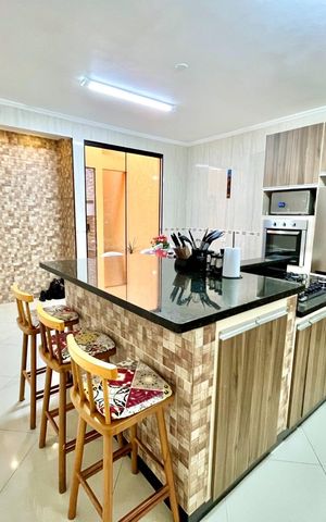 Casa à venda com 226m², 3 quartos e 4 vagas Casa à venda com 226m², 3 quartos e 4 vagasCozinha
