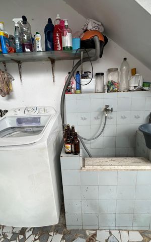 Casa à venda com 180m², 5 quartos e 1 vagaÁrea de Serviço casa 2