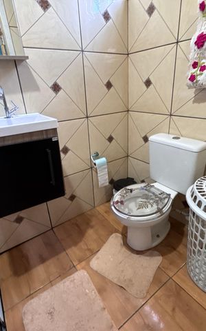 Casa para alugar com 45m², 1 quarto e 3 vagas Casa para alugar com 45m², 1 quarto e 3 vagasBanheiro